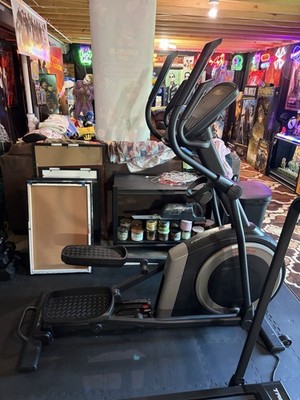 ProForm Carbon EL PFEL55921 Elliptical Hardly Used ST LOUIS