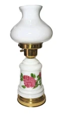 VTG Electric Hurricane Table Lamp Milk Glass Flowers 3 Way Light  2 Bulbs 