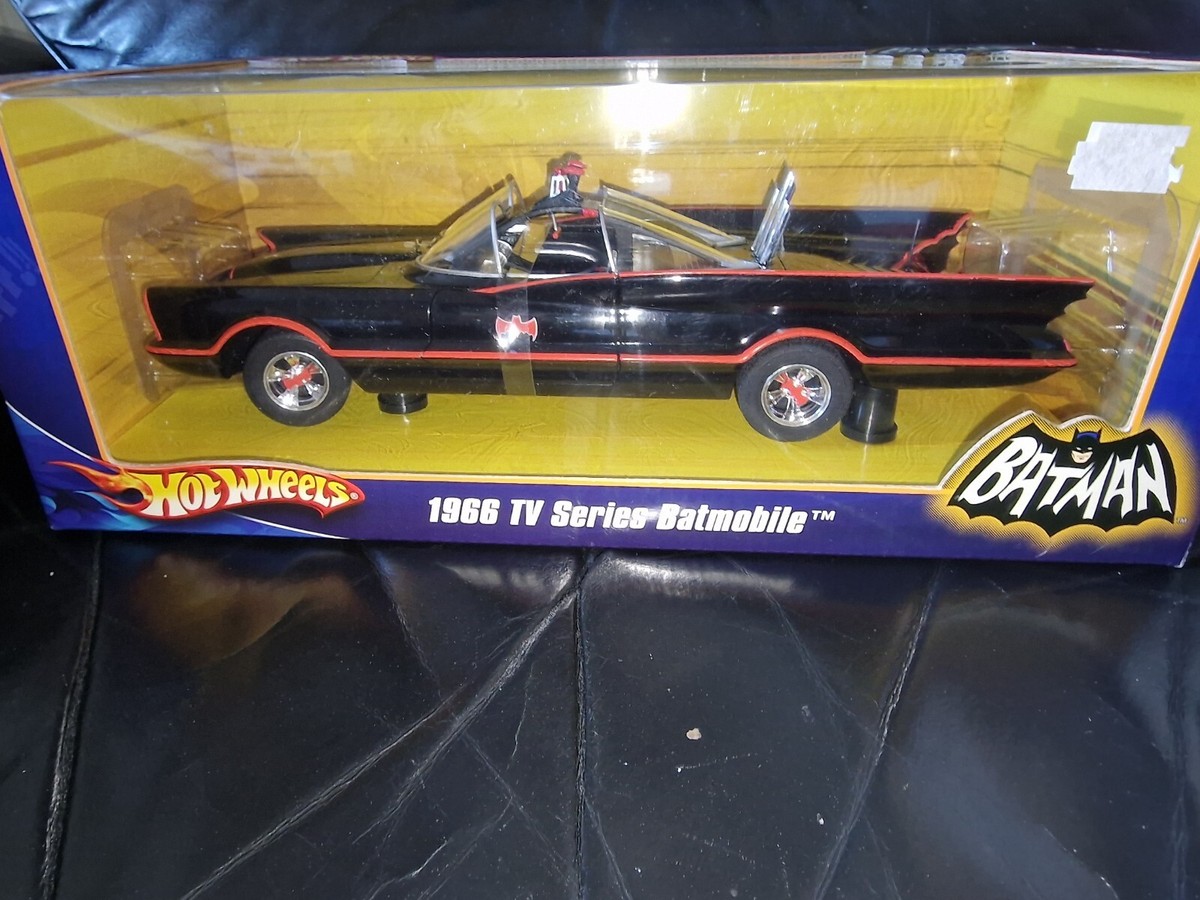 ミニカー Hot Wheels 1966 TV Series Batmobile 1:18 Hot Wheels 1966 TV Series Batmobile 1:18 Diecast Car for