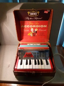emenee accordion