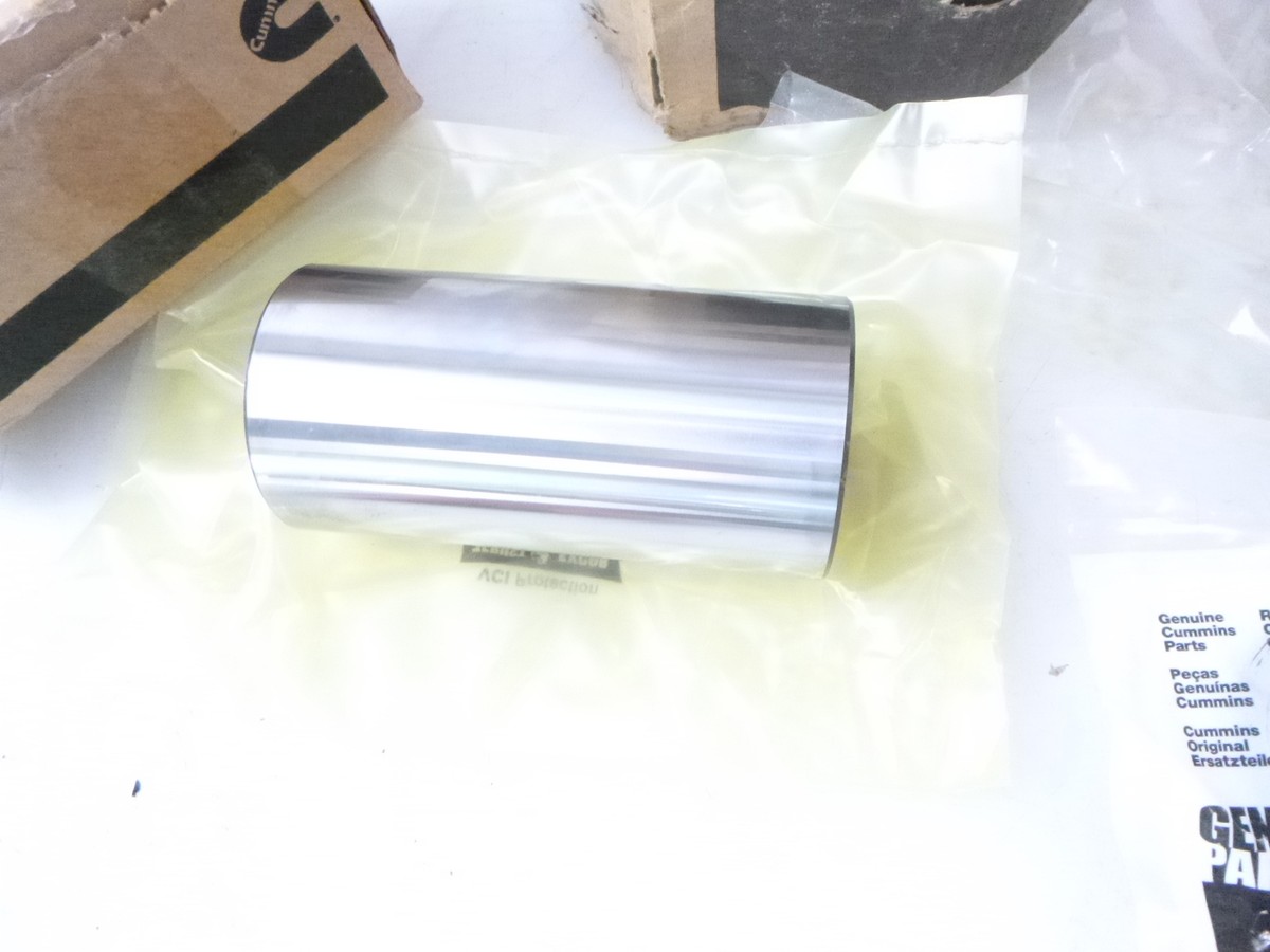 OEM Genuine Cummins 4955235 Engine Piston Kit For KTA19 QSK19 