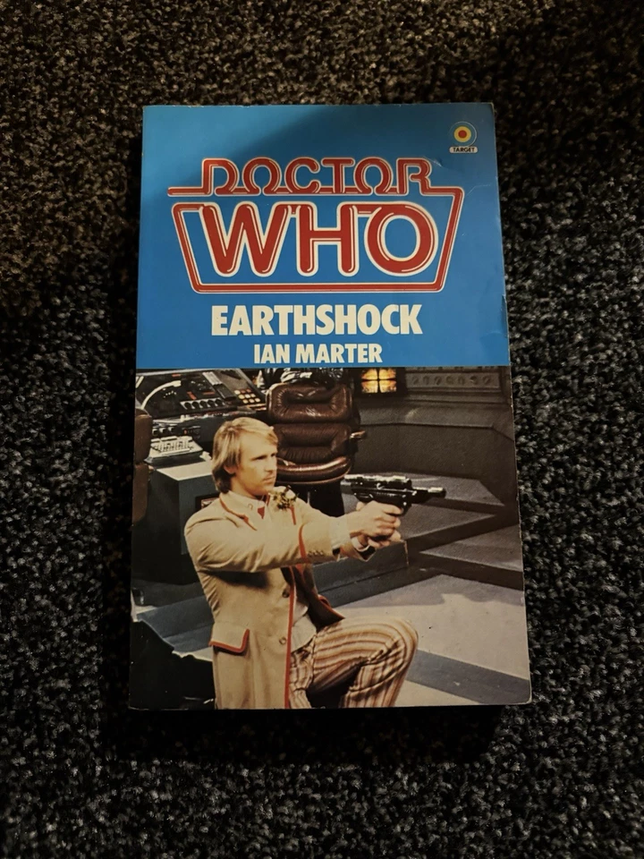 DOCTOR WHO EARTHSHOCK NOVEL SIGNED AUTOGRAPH IAN MARTER & RICHARD GREGORY TARGET - Image 2 of 2