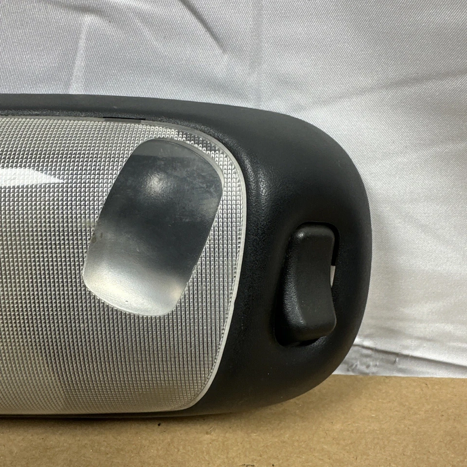 97-04 Ford F250 Dome Light Super Duty F-150 F-250 F-350 Excursion Black OEM - Image 3 of 4