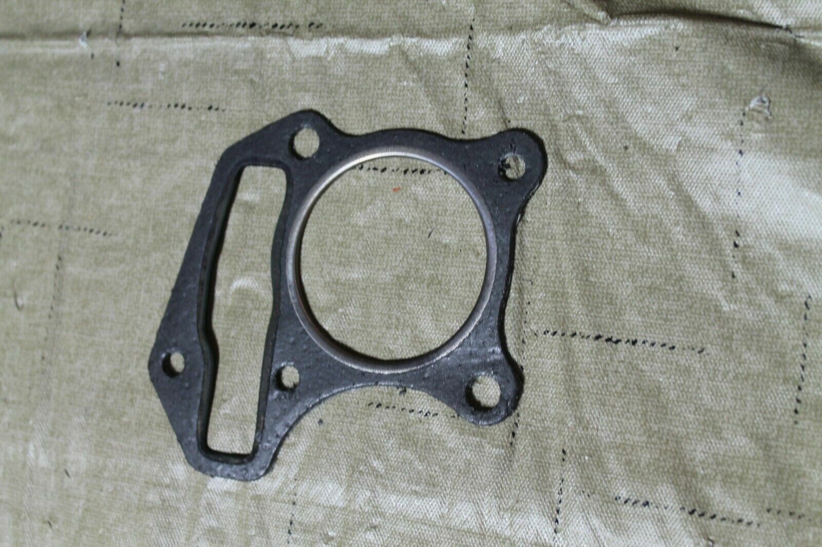 E900 F28 F28k1 Cylinder Head Gasket 12251-844-000