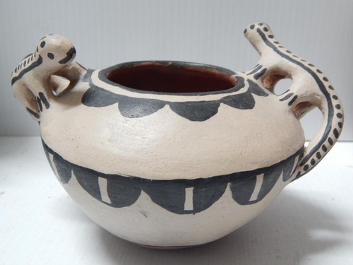 SEFARINA ORTIZ (d) COCHITI POTTERY LIZARD FIGURAL POT - MUSEUM GRADE