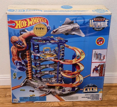Hot Wheels FML03 Super Ultimate Garage Play Set - 2020