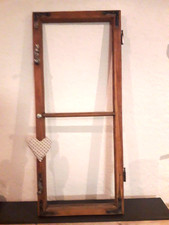 Altes Holzfenster mit 2 wunderschönen Riegeln als Bilderrahmen