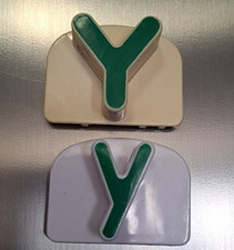 Replacement LeapFrog Fridge Magnetic Individual Letter Upper V Lower v Spanish
