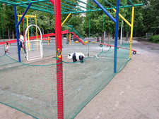 Heavy-Duty Protective Netting, 1 in 25 Mm Mesh, Green   Fray-Resistant, Cut-To
