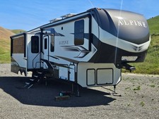 Unused 2022 Keystone Alpine 3220RL 37-38" 5th wheel RV trailer