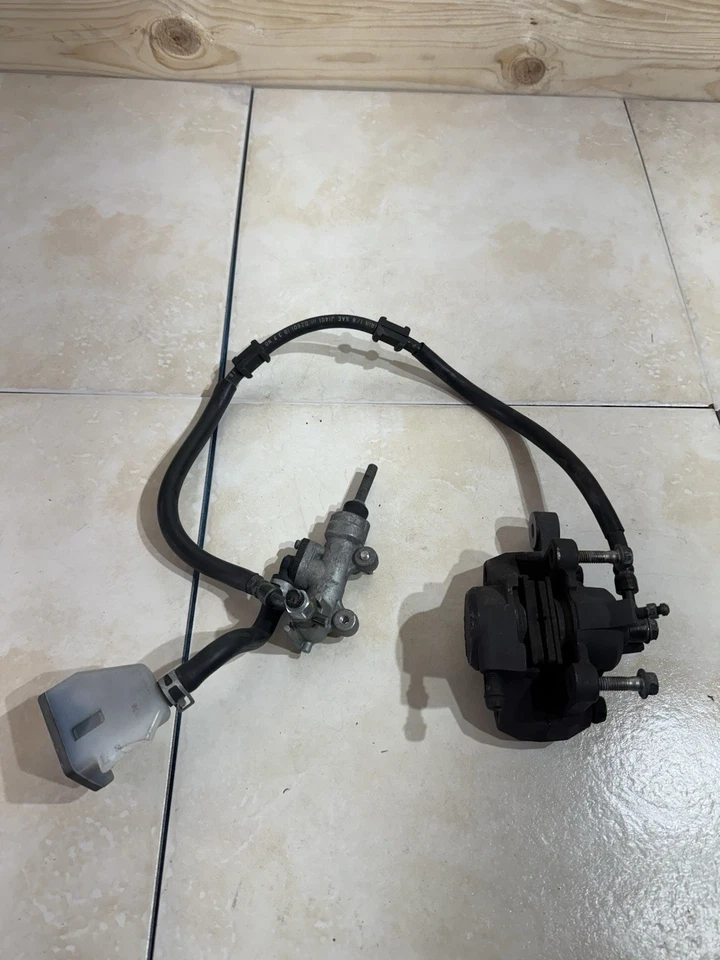 Gsxr600 2001-2003 freno trasero, pinza, rotor, pastillas con depósito Foto 4 de 4