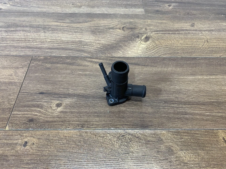 Volkswagen Golf Passat 1992-1998 1,9 diésel motor TDI brida de refrigerante OEM NUEVO Foto 4 de 4