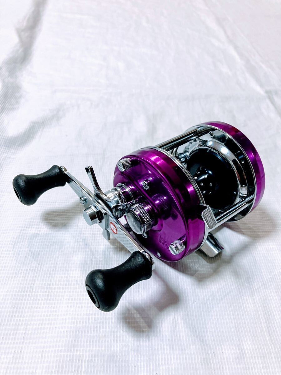 ABU 5501CS Rocket Factory Tune Purple Left-handed Abu Ambassador