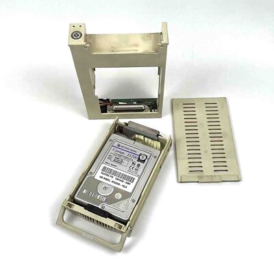 WESTERN DIGITAL Caviar AC33200-16LA 3.5'' hard drive in tray, used