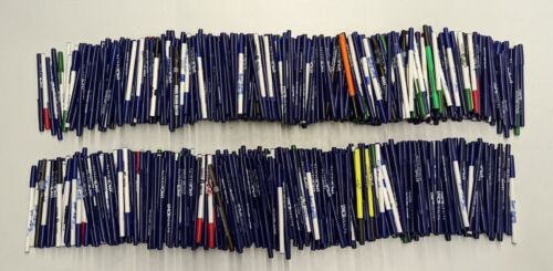 1000 Piece Wholesale Bulk Misprint Stick Pens Lot: Random Mixed Style/Ink Colors - Afbeelding 1 van 4