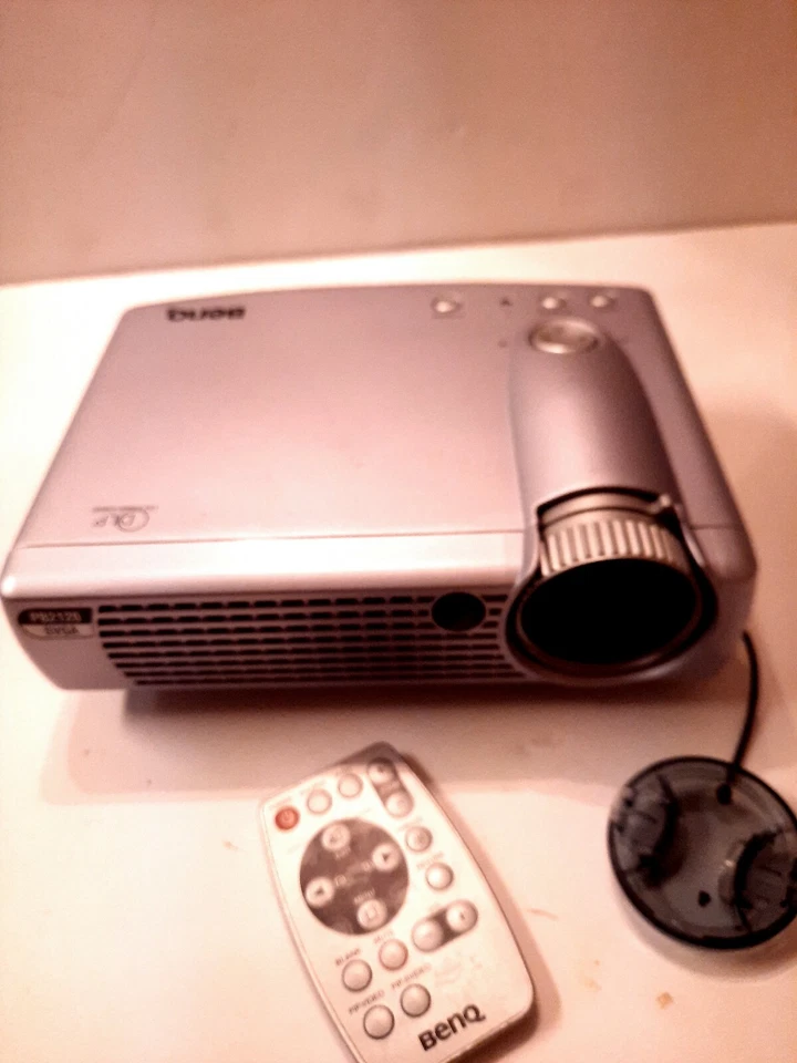 Benq SVGA Home Theater Projector PB 2120 with Remote, Cables , Carrying Case  - Image 3 of 4