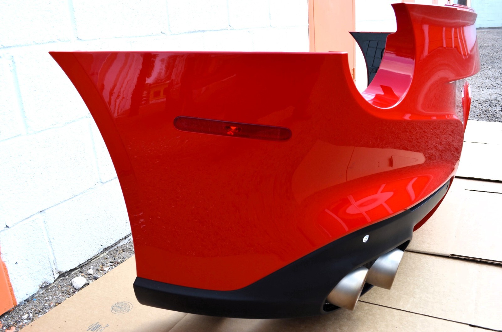 NEW TAKE-OFF RED Ferrari F12 Berlinetta Rear Bumper Cover Fascia 84358900