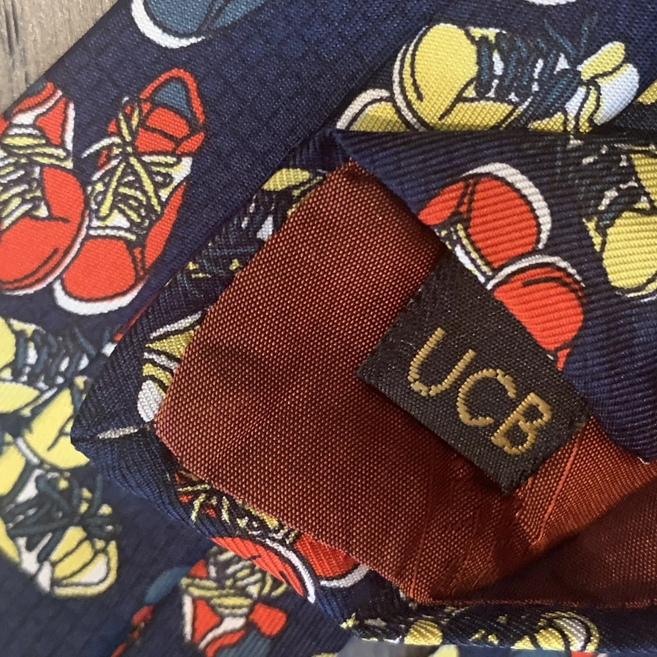 De Colección United Colors Of Benetton Coloridas Retro Tenis Estampado Corbata Cuello Años 80 90 Foto 3 de 4