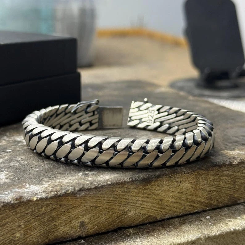 Pulsera de eslabones de cadena gourmet de plata de ley 925, pulsera de cadena de bordillo de 10 mm Foto 2 de 4