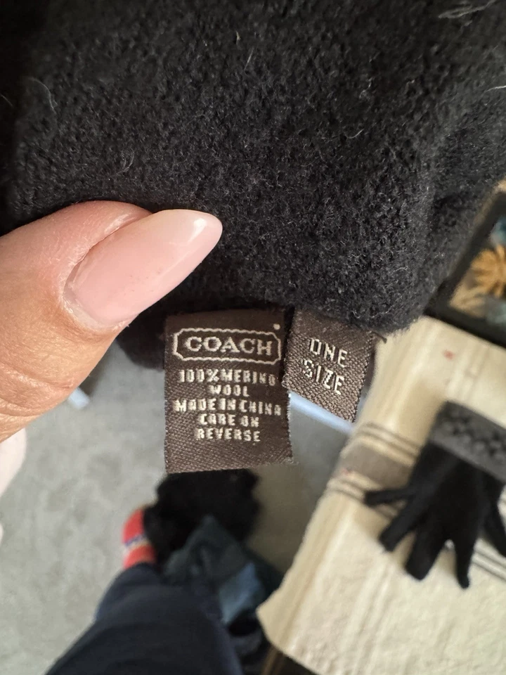 🖤 Coach 100% Merino Wool Gloves – One Size - Изображение 3 из 4