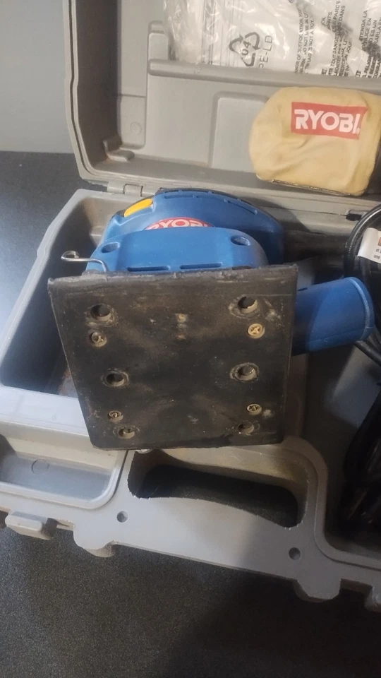 Шлифовальный станок Ryobi 1/4 с чехлом для переноски - Изображение 4 из 4