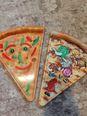 Deborah Mallow Pepper Face Pizza Slice Shaped Plates Hard Plastic VTG Lot of 2