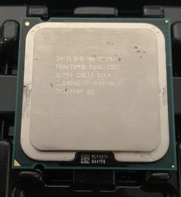 Intel Pentium Dual-Core E5200 2.50GHz LGA775 2MB Cache 800MHz SLB9T