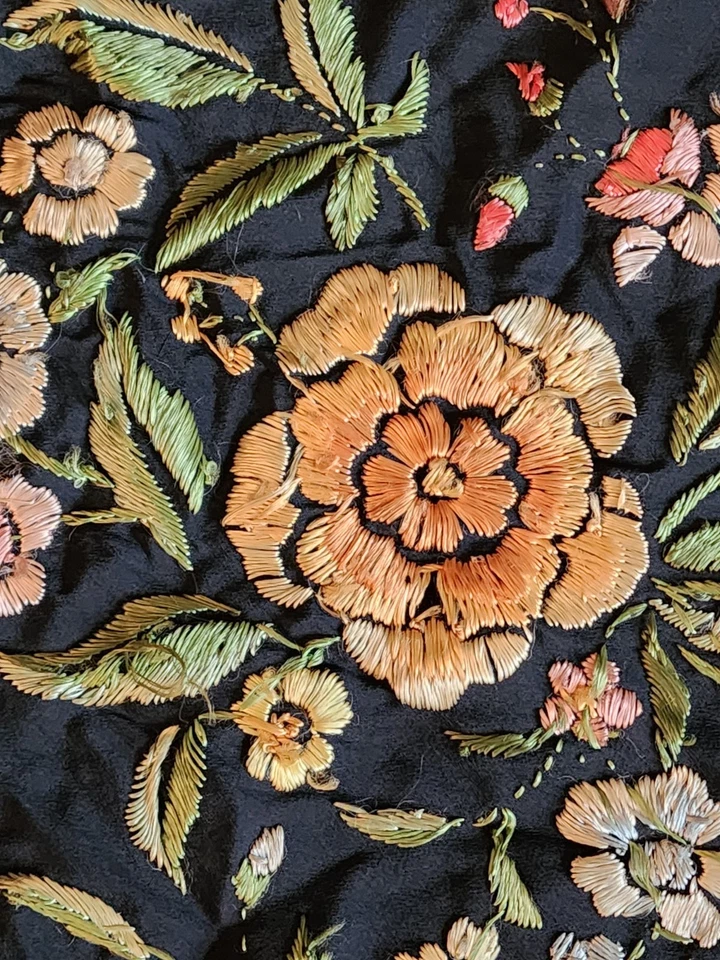 Challe De Manton En Soie Noire Ancienne Broderie Couture Nappe - Photo 3/4