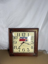 PEPSI Wall Clock Vintage Bubble Face 13x13 WORKS!