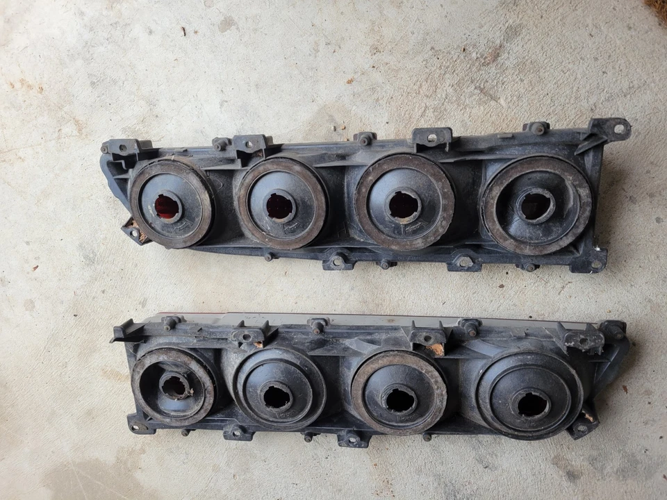 Par de luces traseras izquierda y derecha Pontiac Firebird 1974-78 transmisión automática OEM 1975 1977 Foto 4 de 4