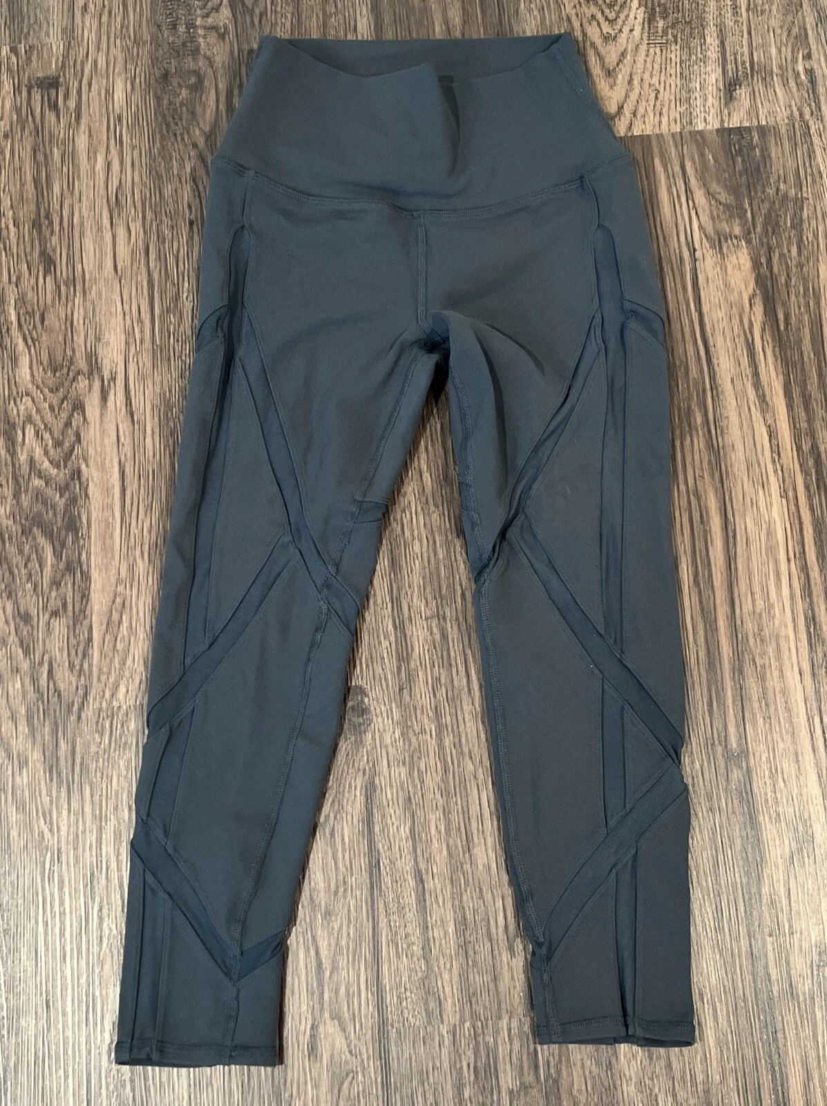 alo-yoga high waist epic mesh leggings