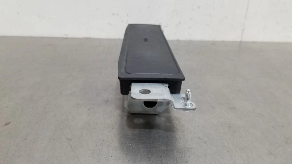 18 2018 BMW M240I SRS KNEE RIGHT PASSENGER Foto 4 de 4