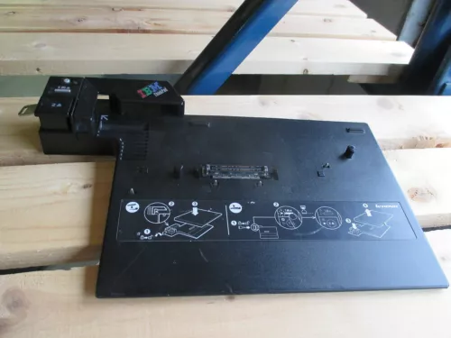 IBM Lenovo ThinkPad T61 T61p T60 T60p 2504 42W8298 Docking Station T500 T400