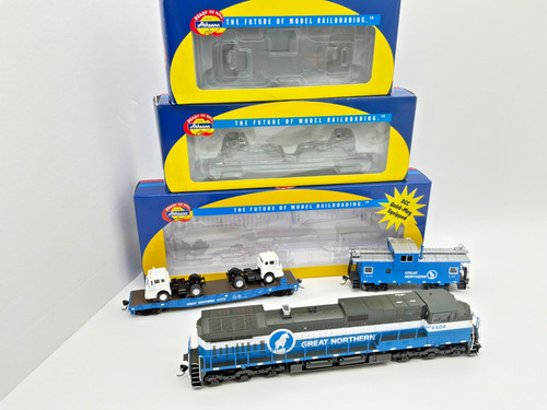 Athearn 77946 Great Northern Dash 9-44CW Loco DCC equipado + caboose + tractor | Condition: Used