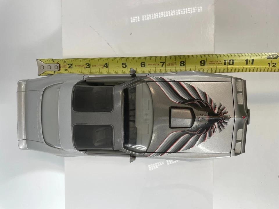 Road Signature 1/18 1979 Pontiac Firebird Trans Am 10th Anniversary Diecast 1:18 - Image 3 of 4