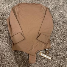 Skims Essential Crew Neck Long Sleeve Bodysuit Sienna Brown