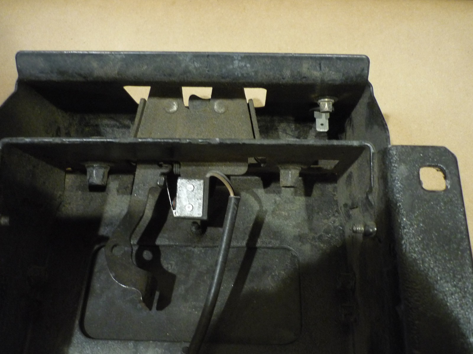 Ferrari 360  Engine Bonnet/Lid Lock & Housing - Part 65732400-65756100-65756300