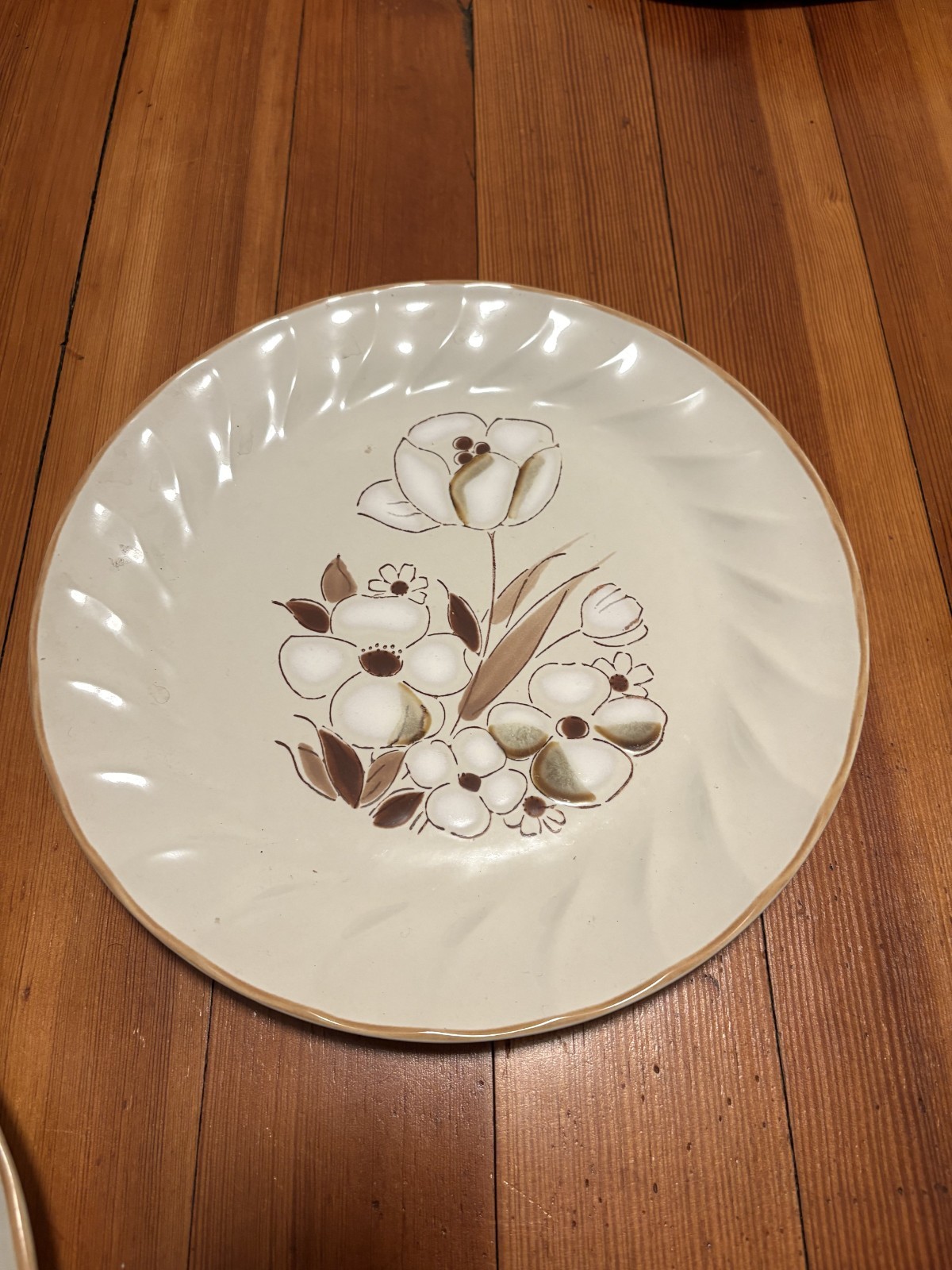 Hearthside Stoneware Sculptura Felicity Dinner Plates - Vintage