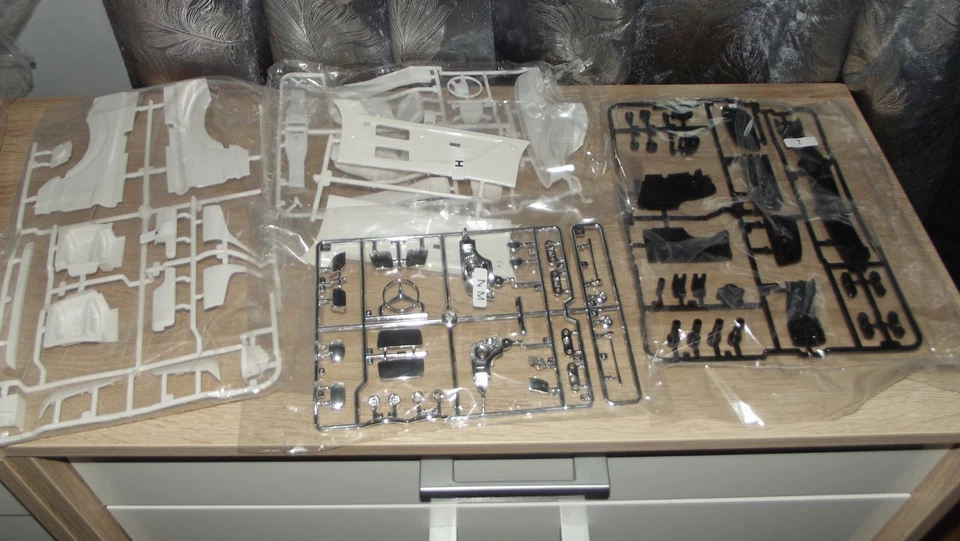 Tamiya compatabile 1:14 Truck Mercedes-Benz Actros  Gigaspace, Cab Bundle - Image 3 of 3