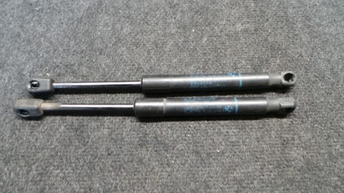 2L42A77* BMW 1 2 3 er F20 F21 F22 F23 F30 F46 Set Gasfeder Frontklappe 7239233