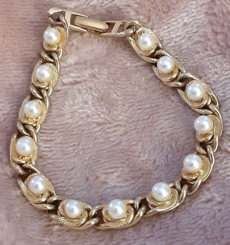 Napier goldfarben Kunstperlen 7" Armband klassische Karriere