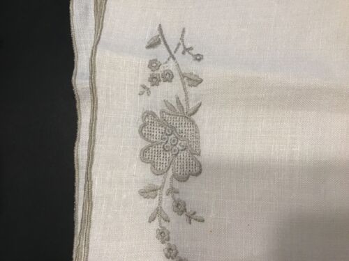 Set of 4 Vintage Embroidered Linen Placemats & Napkins Ivory with Beige Flowers - Picture 2 of 12