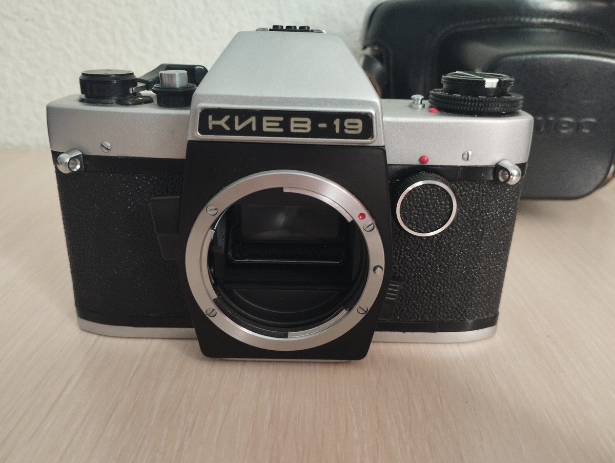 🇺🇦Vintage USSR Soviet SLR Film Camera Kiev 19 BODY With Case