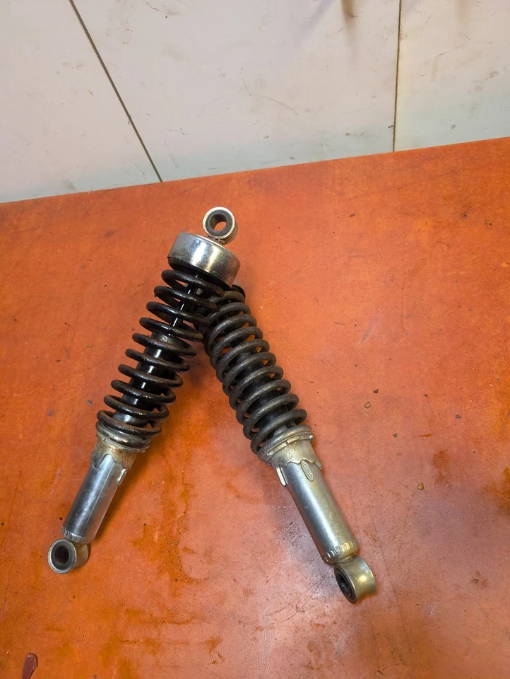 Molas de amortecedores traseiros Yamaha TX500 TX 500 - Imagem 2 de 4