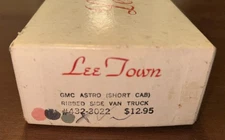 Lee Town HO Kit 432-3022 GMC Astro (short cab) Ribbed Side Van Truck
