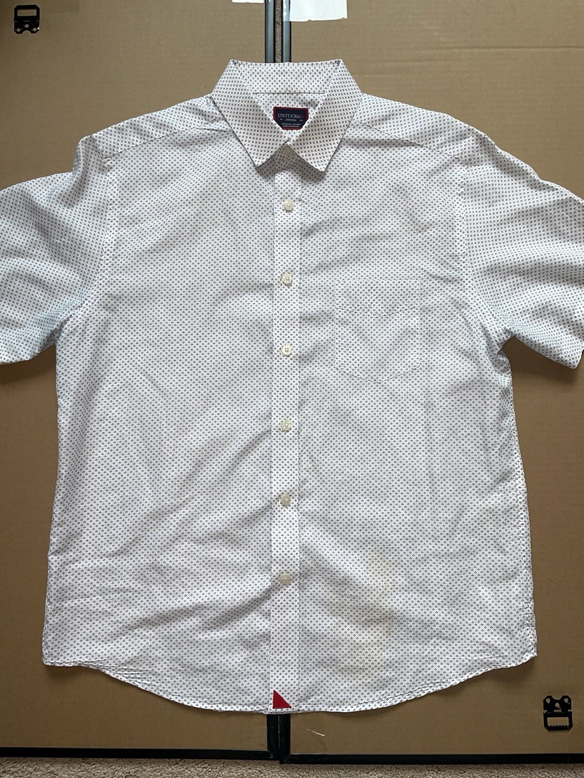UNTUCKit Short Sleeve Button Up (Medium) - image 1