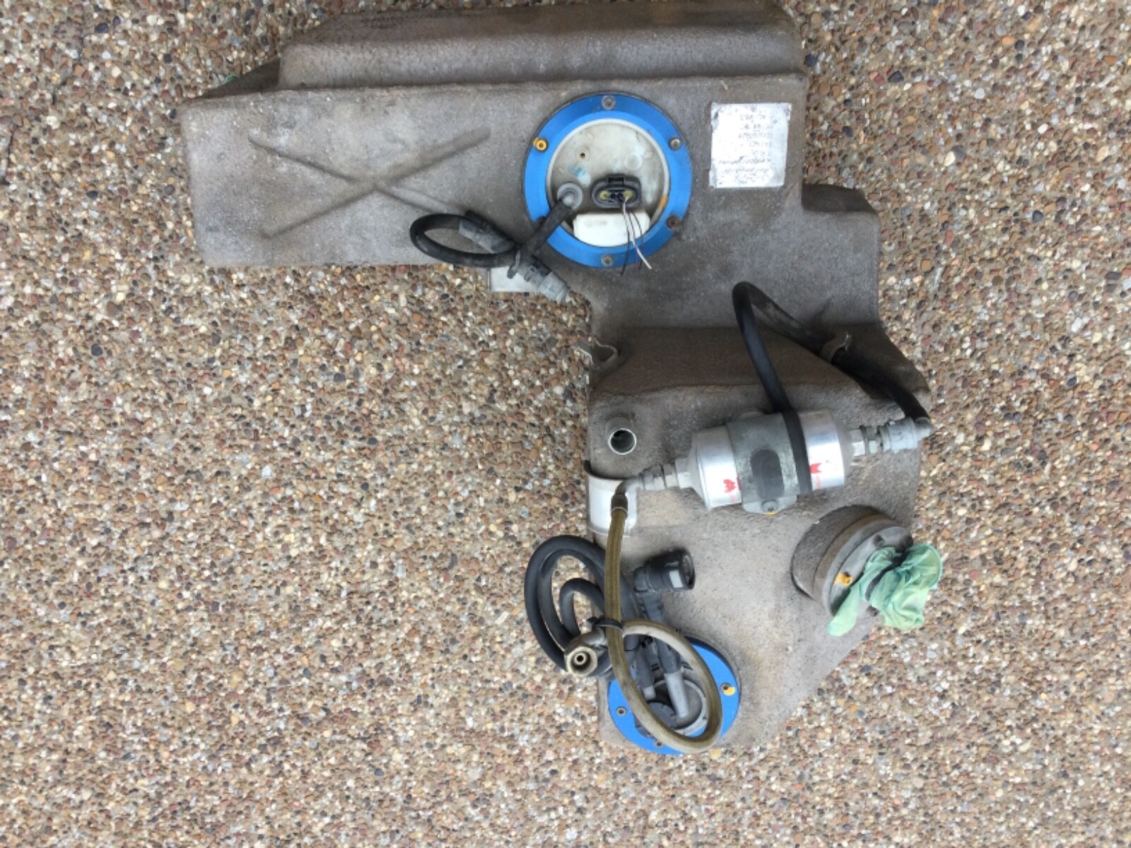 LAMBORGHINI GALLARDO COUPE OEM GENUINE RIGHT SIDE GAS TANK WITH FUEL PUMP & CA