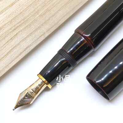 Platinum Izumo Urushi Maki-e Ebonite Burgundy color ''赤溜'' 18K Fountain Pen