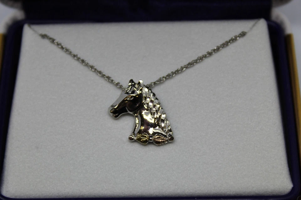 Colar Landstrom's Black Hills prata dourada cabeça de cavalo, estilo MRL03761 - Imagem 2 de 4