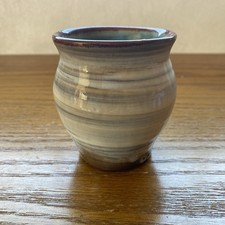 Vintage Wold Pottery Harome N. Yorkshire Hand thrown Small Vase / pot . 8cm high